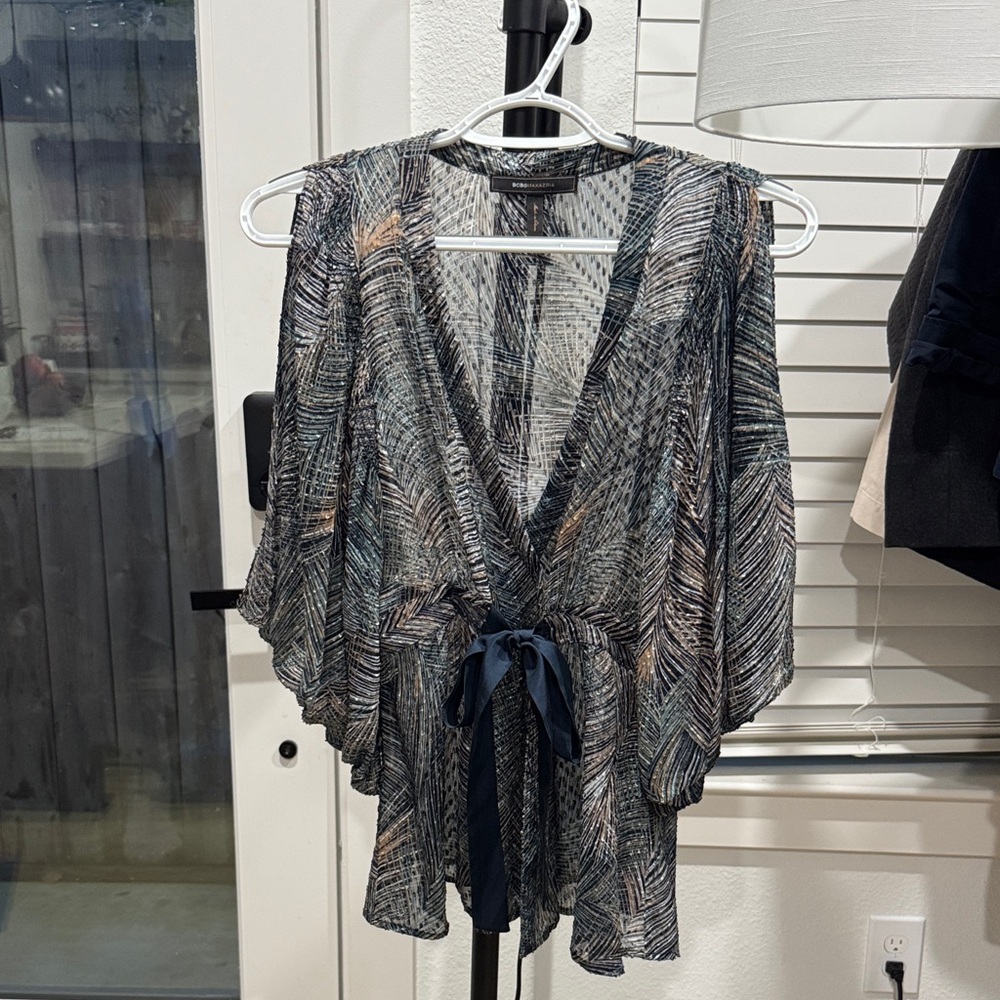 BCBGMaxAzria Black and Gray Patterned Blouse